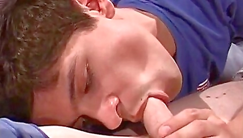 Mature woman fucking at a photo session