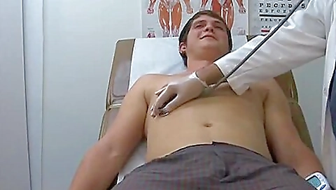 Sexy blonde strips and masturbates in the park