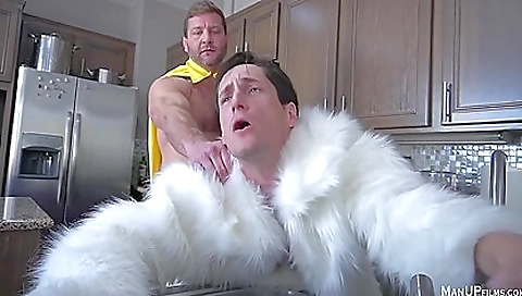 Sexy blonde with perfect bodyta reid her pussy