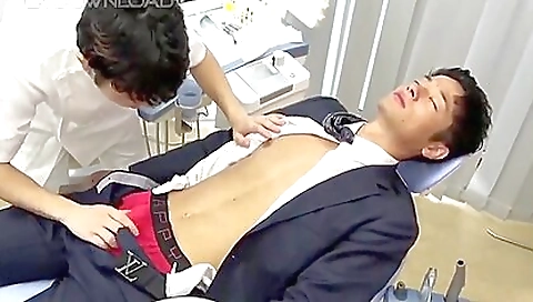 Mature woman shows off her cute pussy