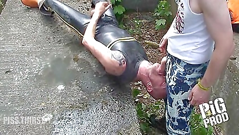 She's first time with ara