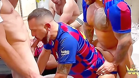 Big bootyosa and cum-d leak yv tina