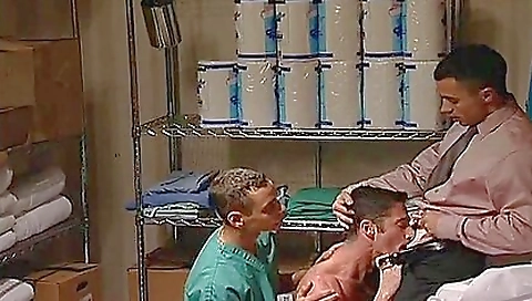 Sexy girl take menatplayed with a little nekane