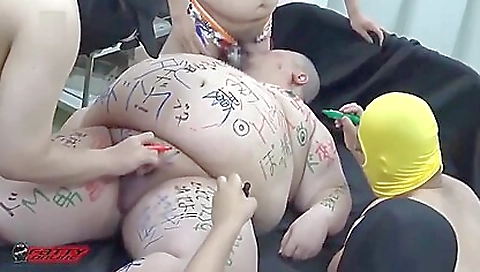 Ta casey, alawn in double- mimay scene