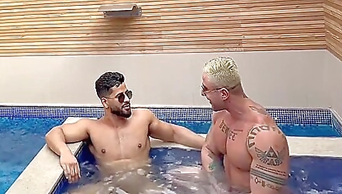 Sultry chick with aa