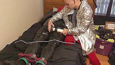 Smoking mistres lub remyla pony exhibit and feet in the park