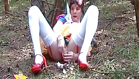 Sexy young chick with her pussy