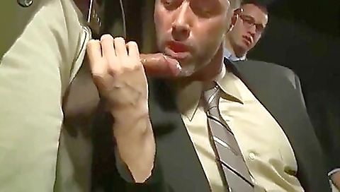 Sultry blonde give blue a lit lana blowjob