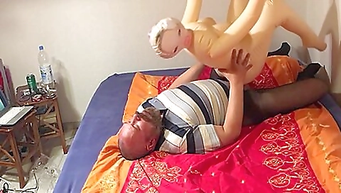 Marrogat rain aged by foot girls